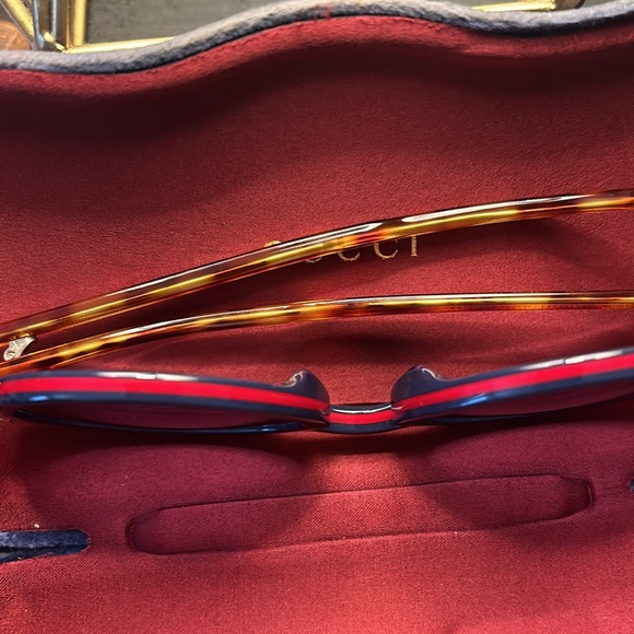 Relisting…..Gucci sunglasses - Blue FREE GIFT with purchase - Picture 3 of 3